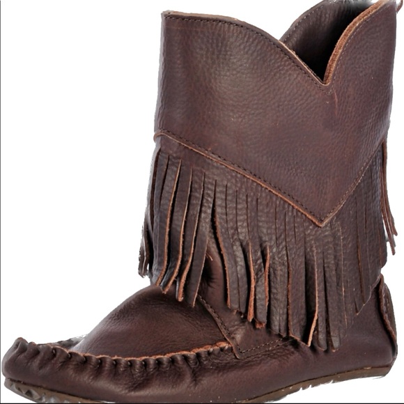 Manitobah Mukluks Full Grain Leather Fringed Boot worn once - Picture 5 of 9